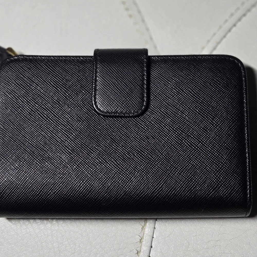 Prada black Saffiano leather full zip wallet. - Picture 2 of 12